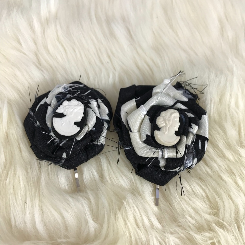 🟡 5/30 Cameo Vintage Upcycled Hair Bows